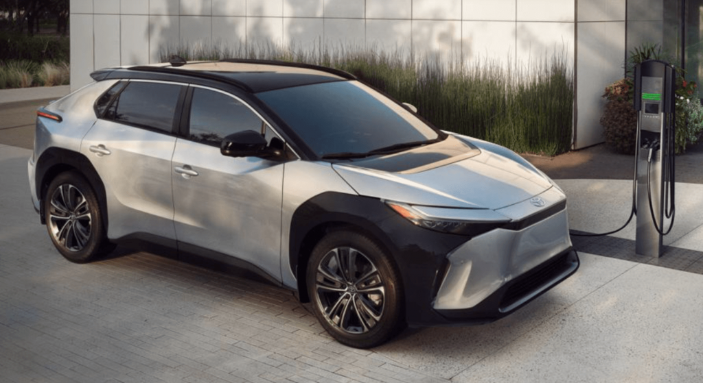 Toyota vient de lancer le modèle SUV électrique bZ4X